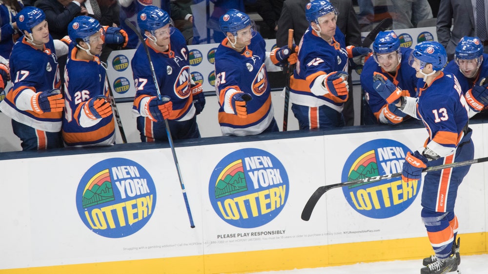 Barzal lifts Islanders past Red Wings, 4-3 in shootout