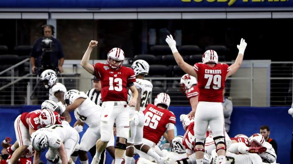 HALFTIME: Badgers lead Western Michigan 17-7 in Cotton Bowl
