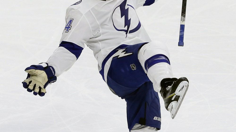 Lightning beat Hurricanes 6-3 for 7th straight victory