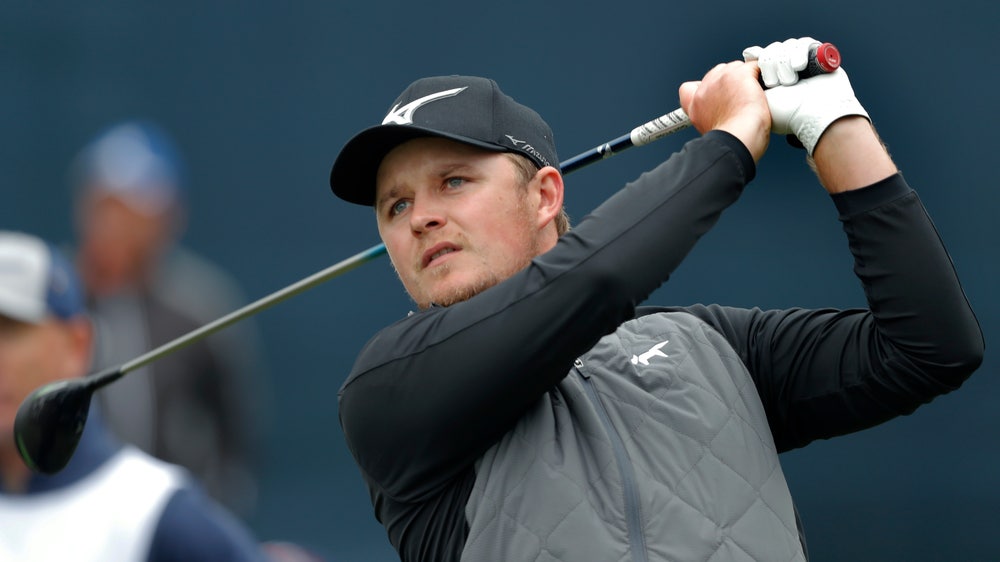 Pepperell, Vegas feed frenzy at famed 17 with long putts