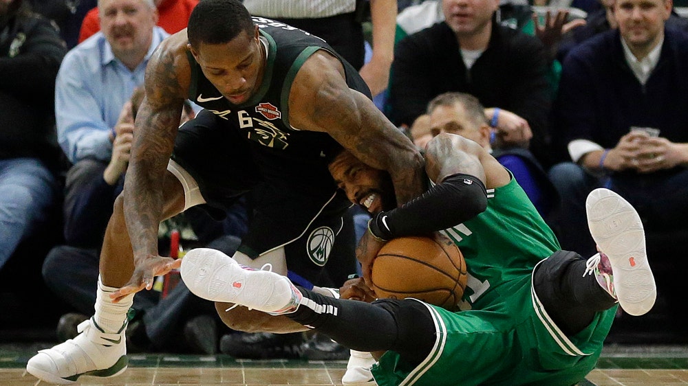 Antetokounmpo scores 30 points, Bucks beat Celtics 98-97