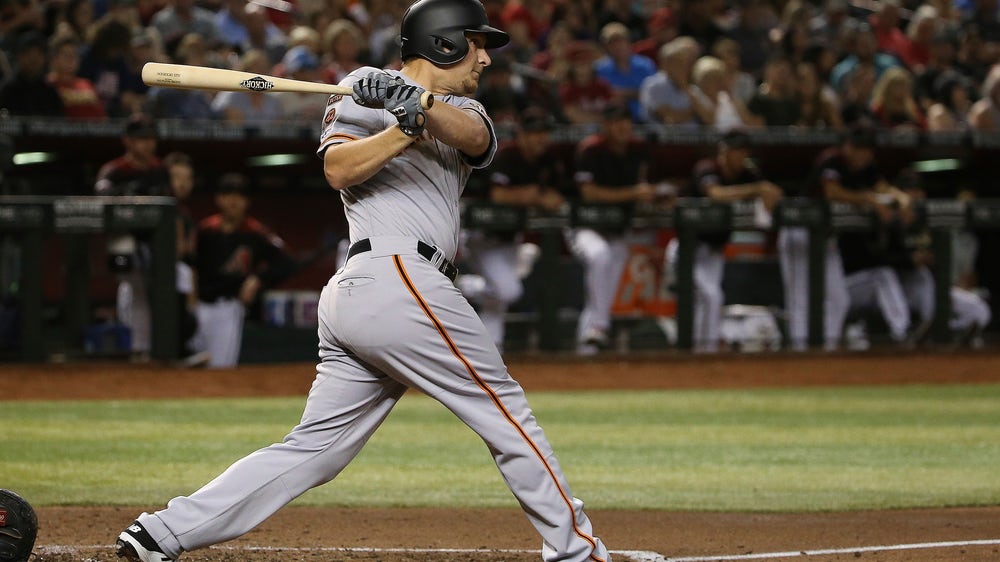 Dickerson, bullpen help Giants beat Diamondbacks 7-4