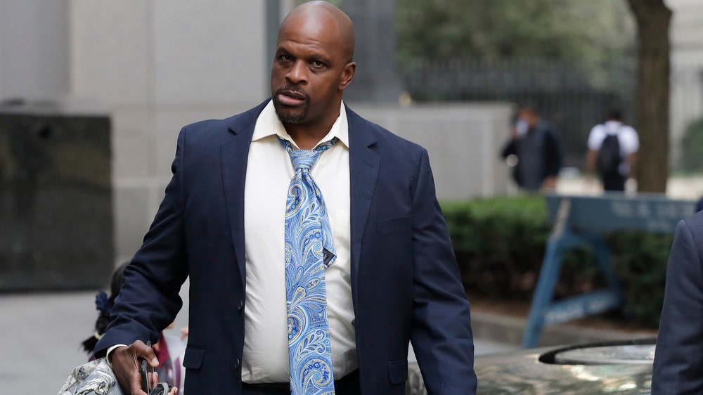 Father testifies on pay for play at college hoops programs