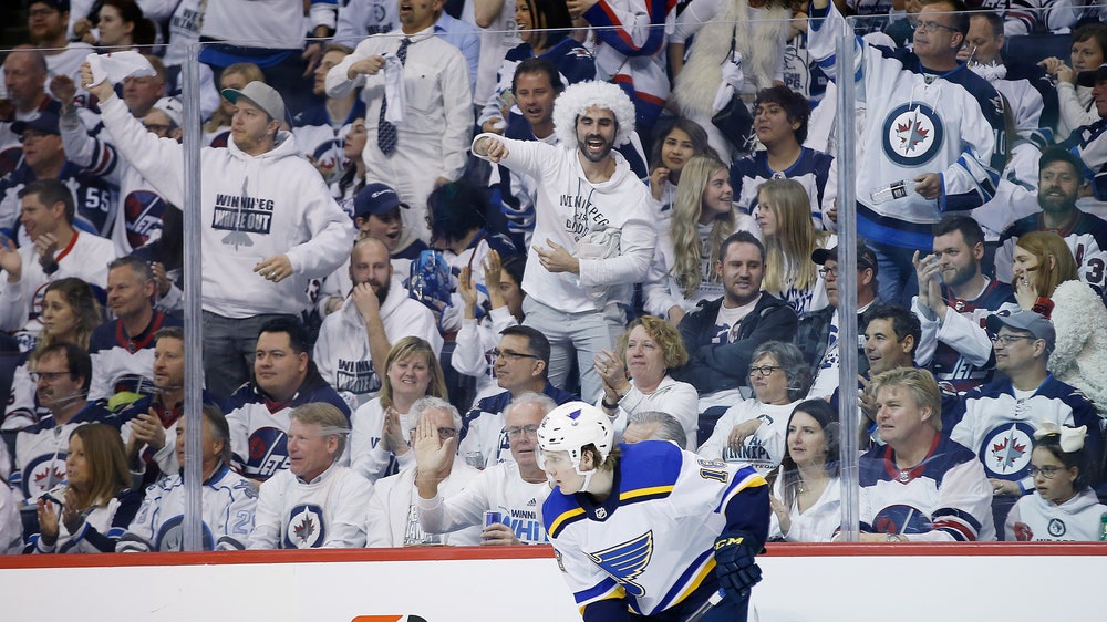 Bozak’s late goal lifts Blues over Jets 2-1 in Game 1