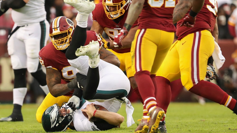Playoff-bound Eagles get scare with chest injury to Foles
