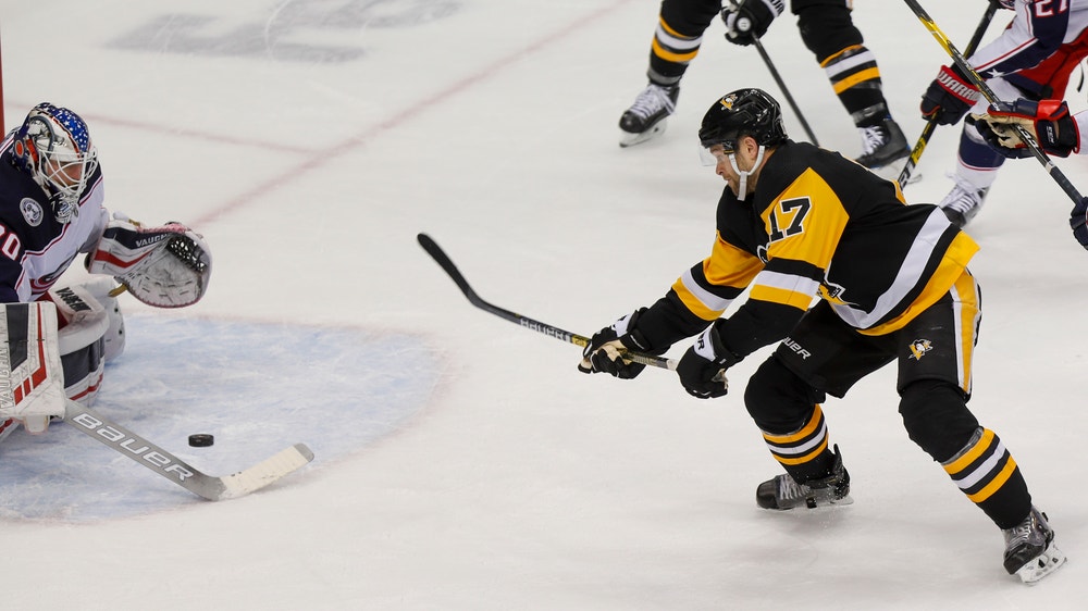 Rust scores OT winner, leads Penguins past Blue Jackets 1-0