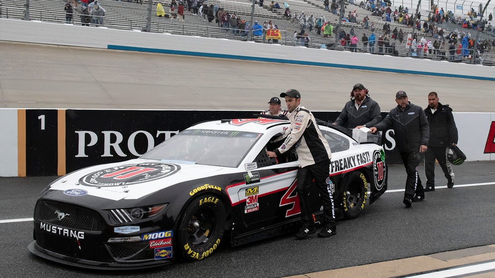 Elliott on the pole at Dover for rare Monday NASCAR race