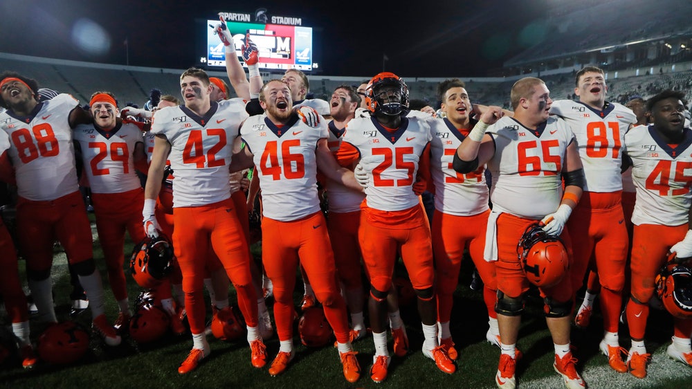 Illinois joins list of bowl eligible with huge comeback