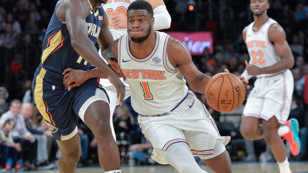 Knicks beat Pelicans, win consecutive games for first time