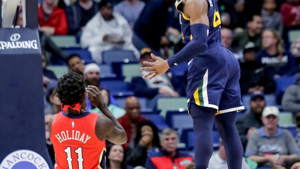 Favors, Gobert push Jazz past Pelicans 114-104