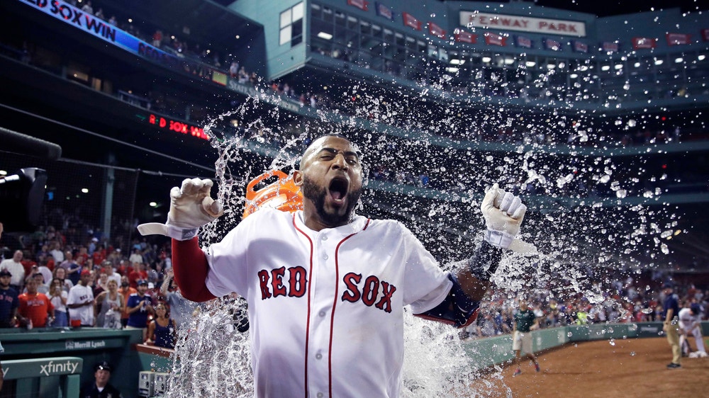 Red Sox score on throwing error in 9th, beat Marlins 8-7