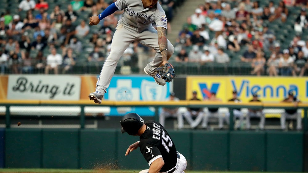 Gordon homers, Royals rally past White Sox, 3-1