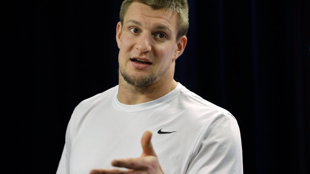 NFL Notes: Gronk solves post-playing stress with puzzles