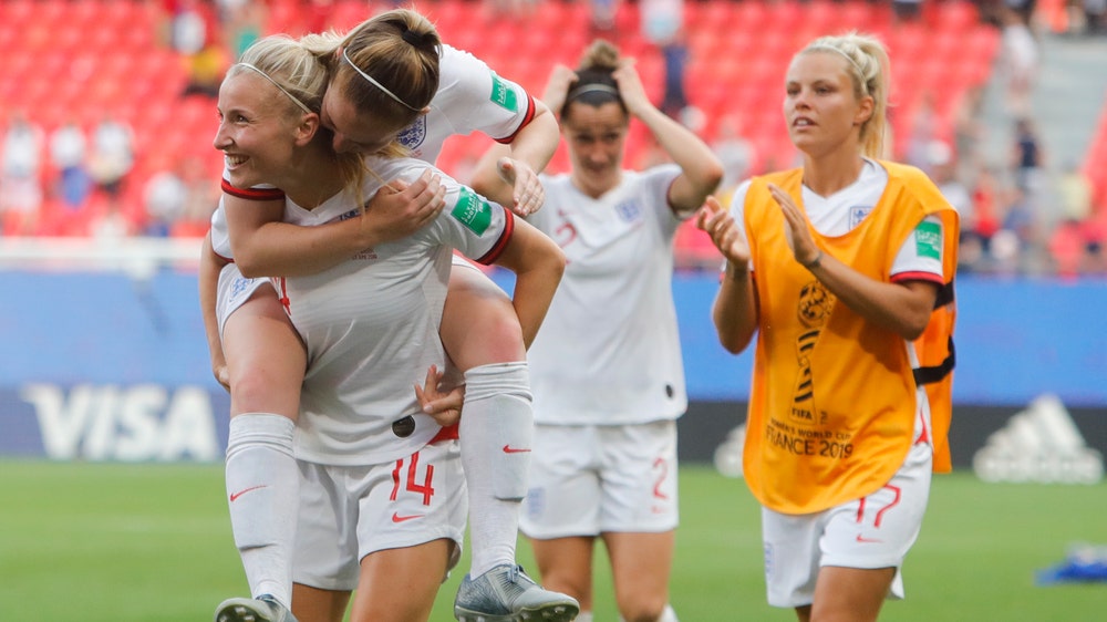 Neville relaxed going into England's quarterfinal vs Norway