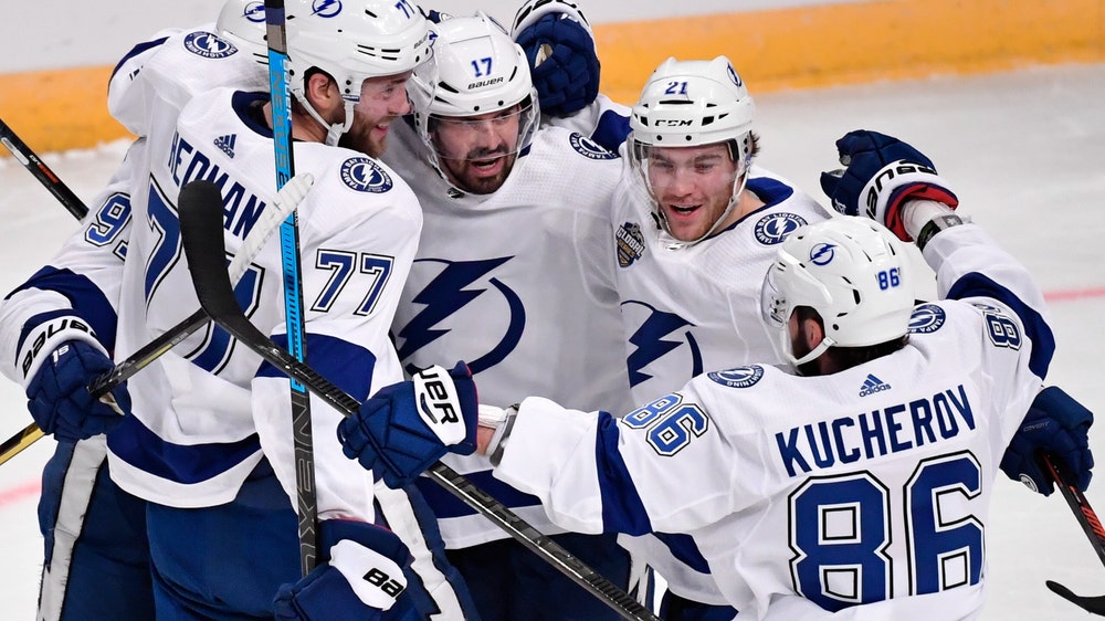 Kucherov scores, Lightning beat Sabres 3-2 in Sweden