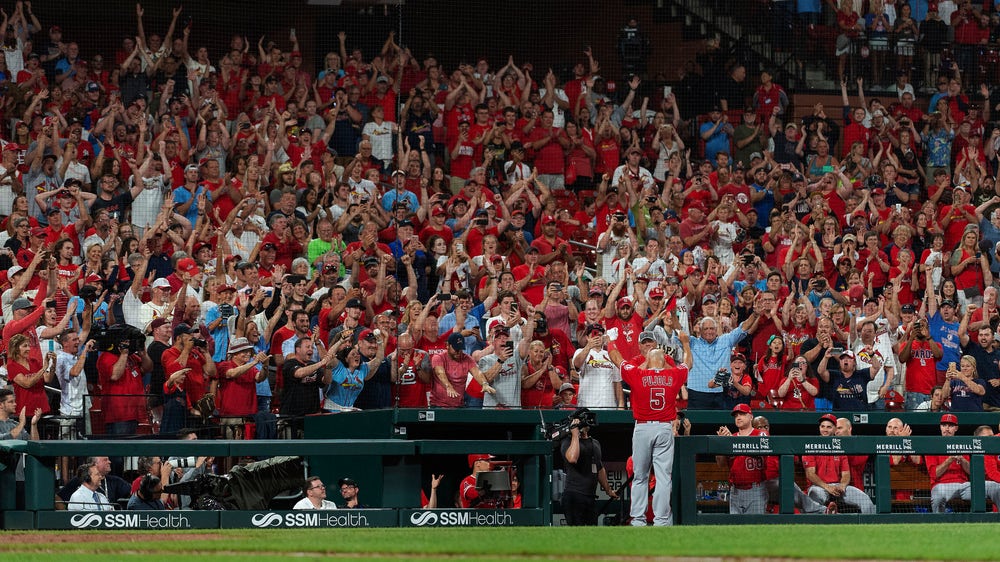 Pujols concludes STL return with 2 hits, Molina jersey swap