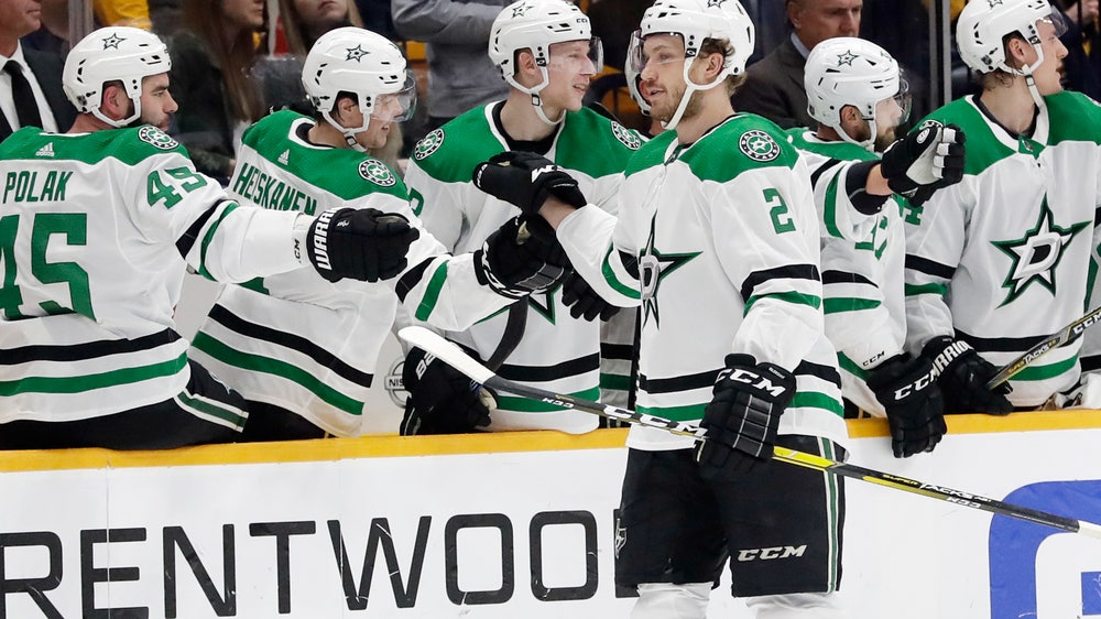 Khudobin helps Stars beat Predators for 4th win in 5 games