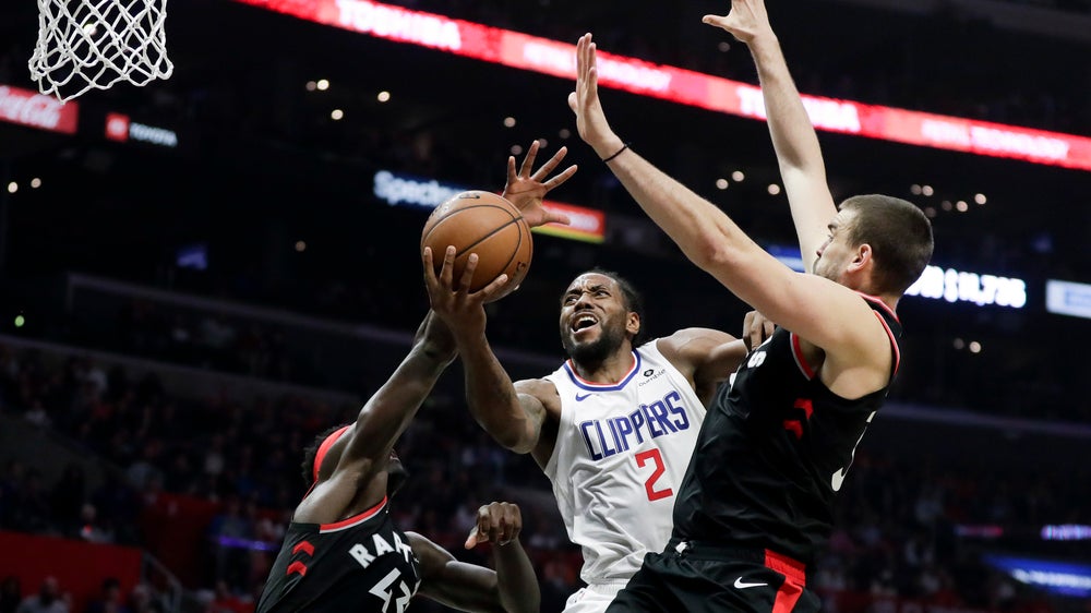 Leonard out for Clippers against Hawks with knee contusion