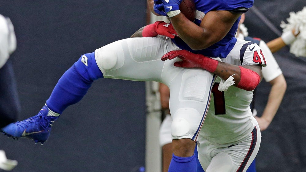 Giants finally finish a game to get 27-22 win over Texans