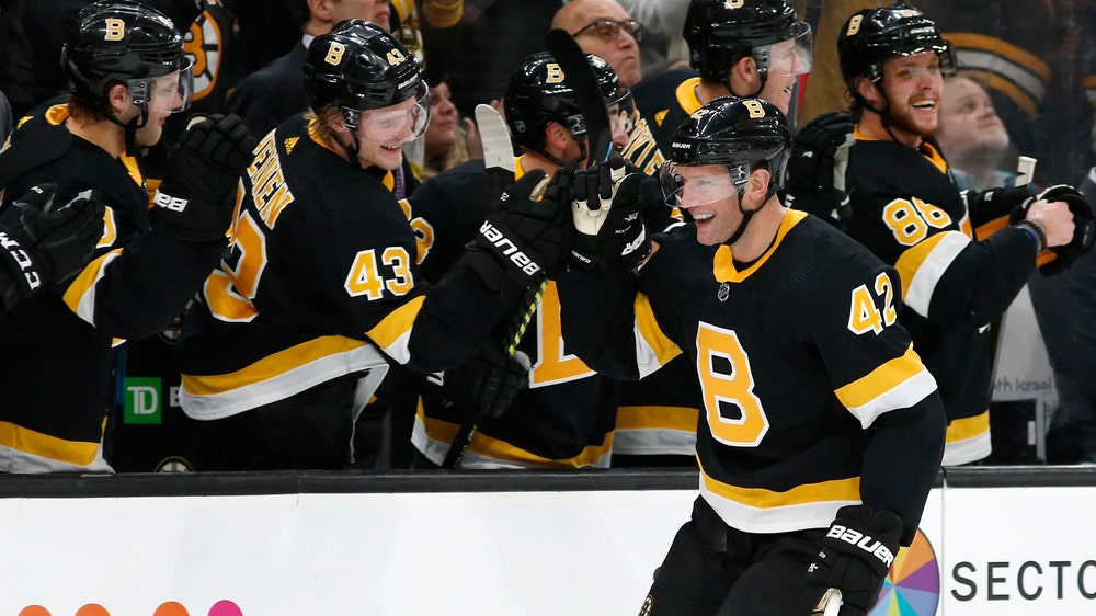 Backes, Pastrnak lead Bruins past Canadiens 3-1