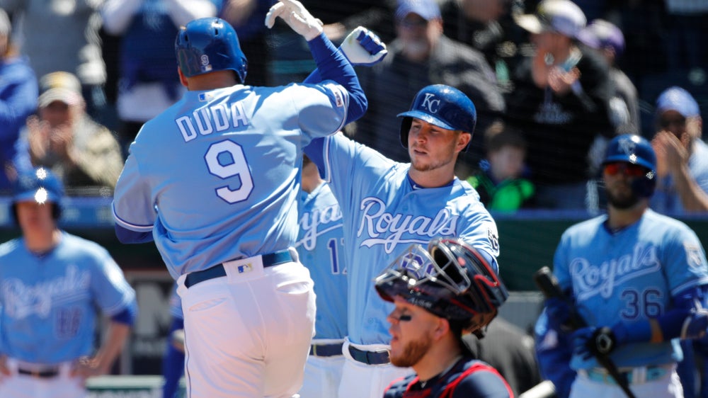 Gore pinch-runs, speeds home as Royals sweep Indians