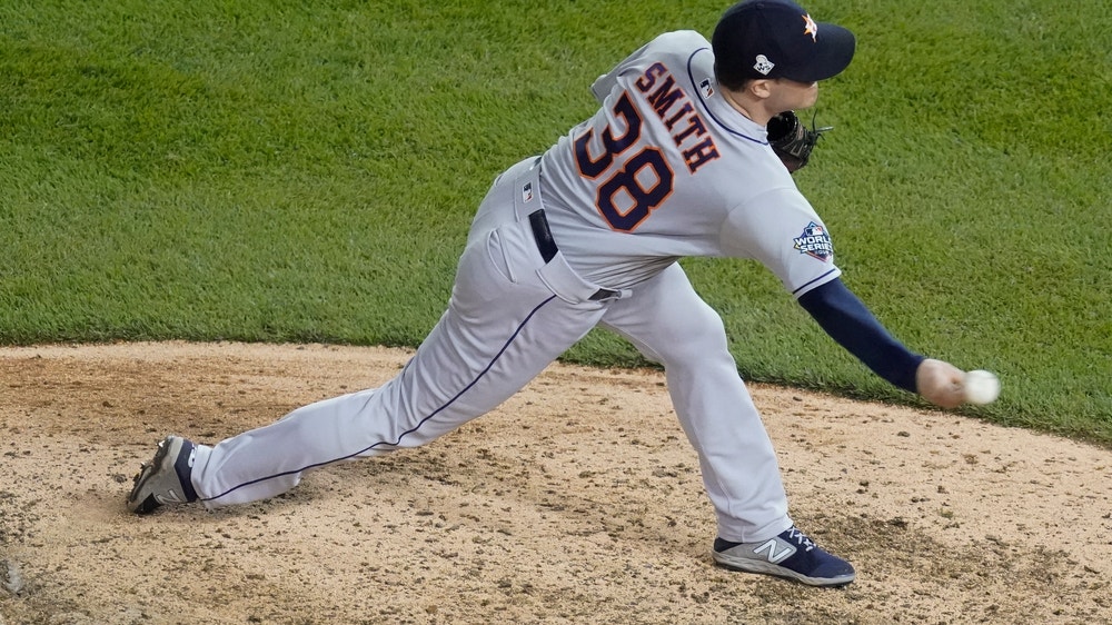 Astros' Joe Smith honors late Tyler Skaggs in World Series