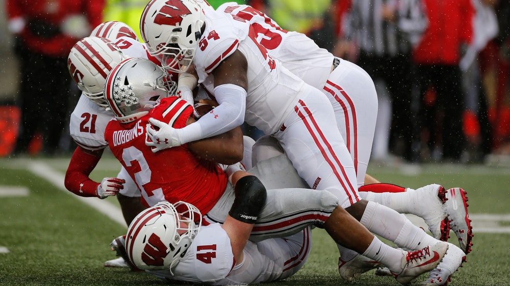 Dobbins, Young, No. 3 Ohio State roll No. 13 Badgers 38-7
