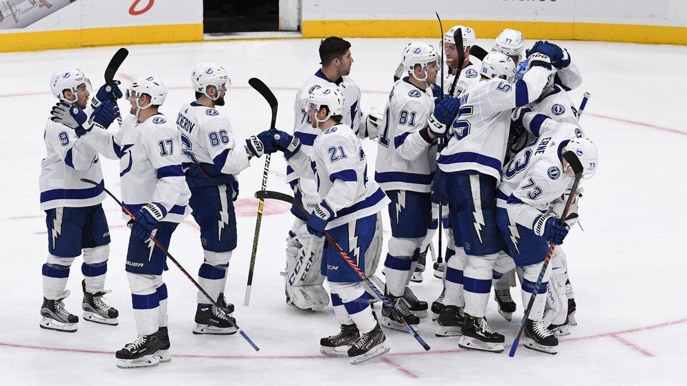 Lightning beat Islanders 1-0 in shootout