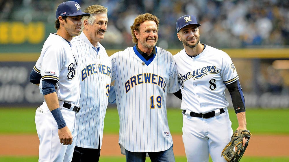 PHOTOS: The best of Brewers' win over Cardinals on opening day