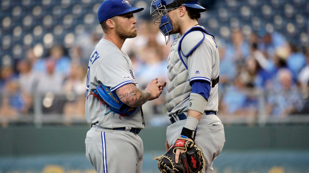 Guerrero belts slam to cap Blue Jays' 9-2 rout of Royals