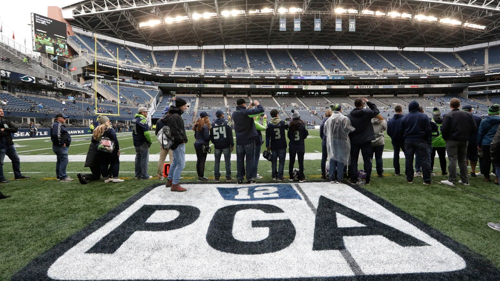 Seahawks induct late owner Paul Allen into “Ring of Honor”