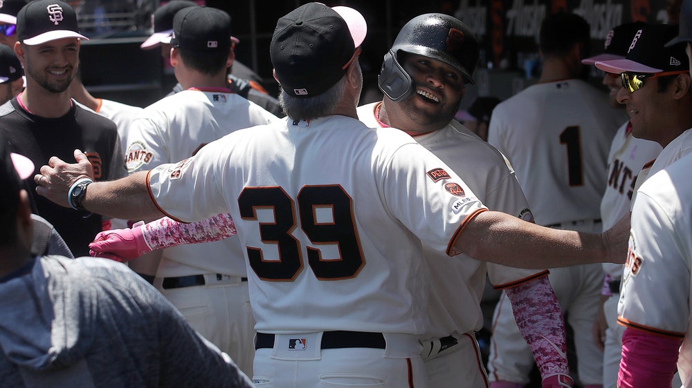 Sandoval’s homer, 3 hits help Giants beat Reds 6-5