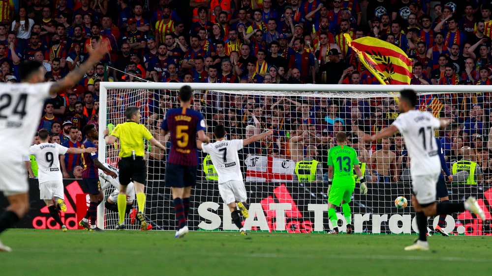 Suarez defends himself after missing Copa del Rey final