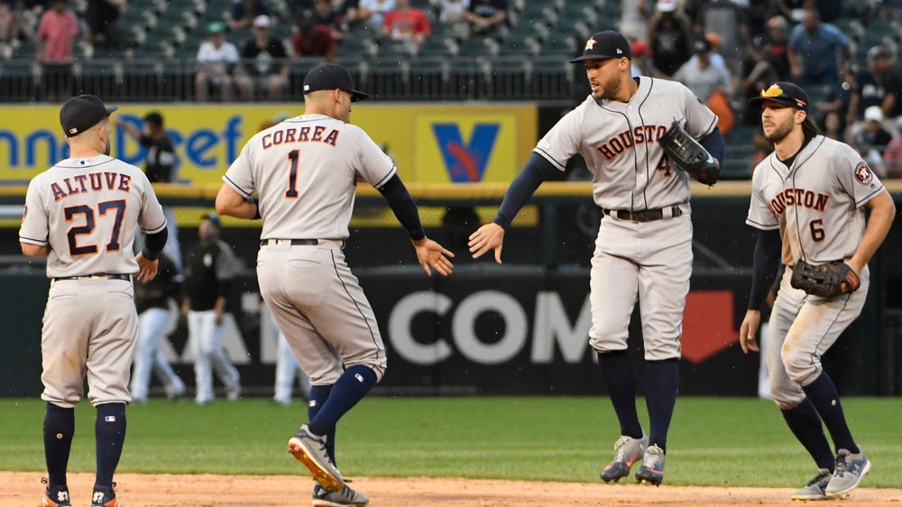 Astros and White Sox split doubleheader