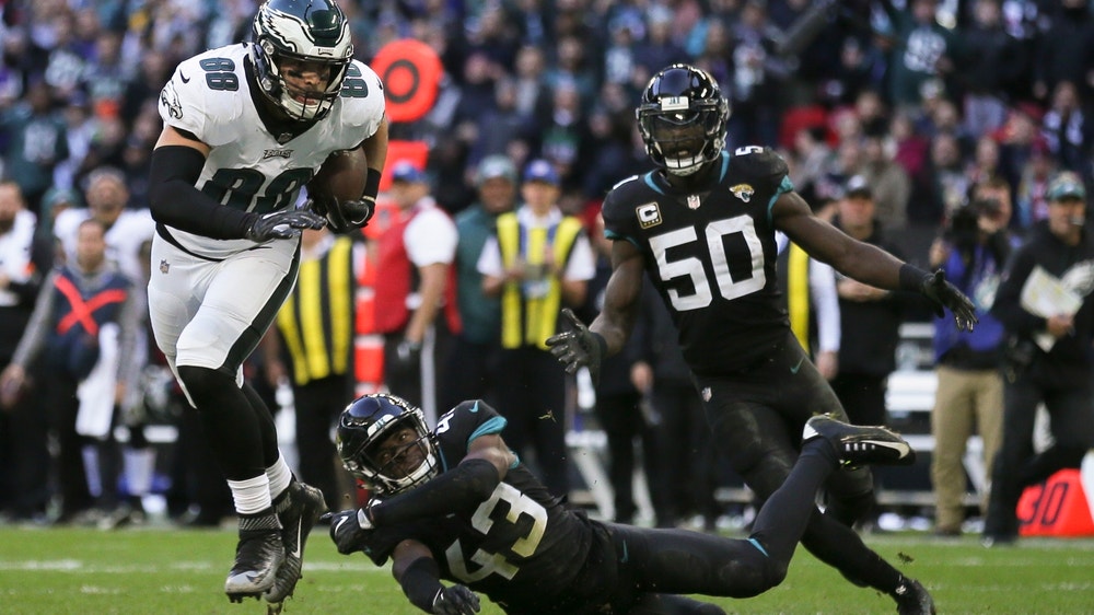 The Latest: Eagles lose OL Johnson vs. Jags, Peters returns