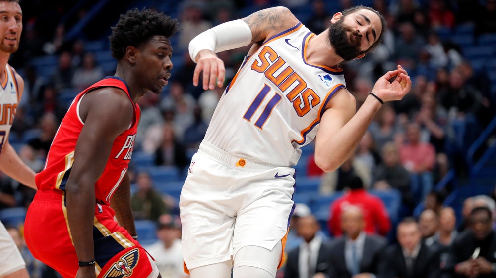 Booker scores season-high 44 points, Suns outlast Pelicans
