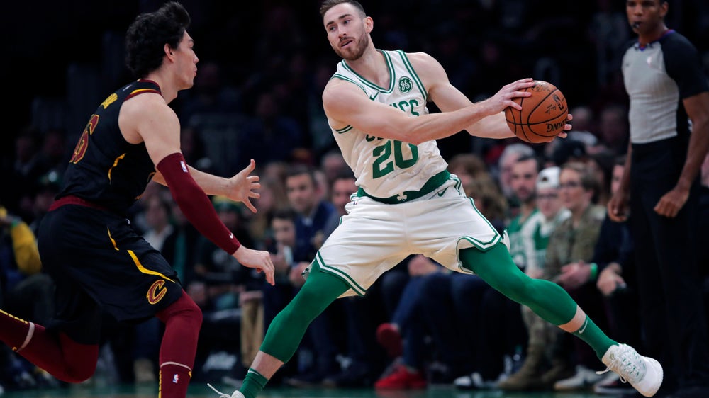 Hayward scores 14 in return, Celtics beat Cavaliers 110-88