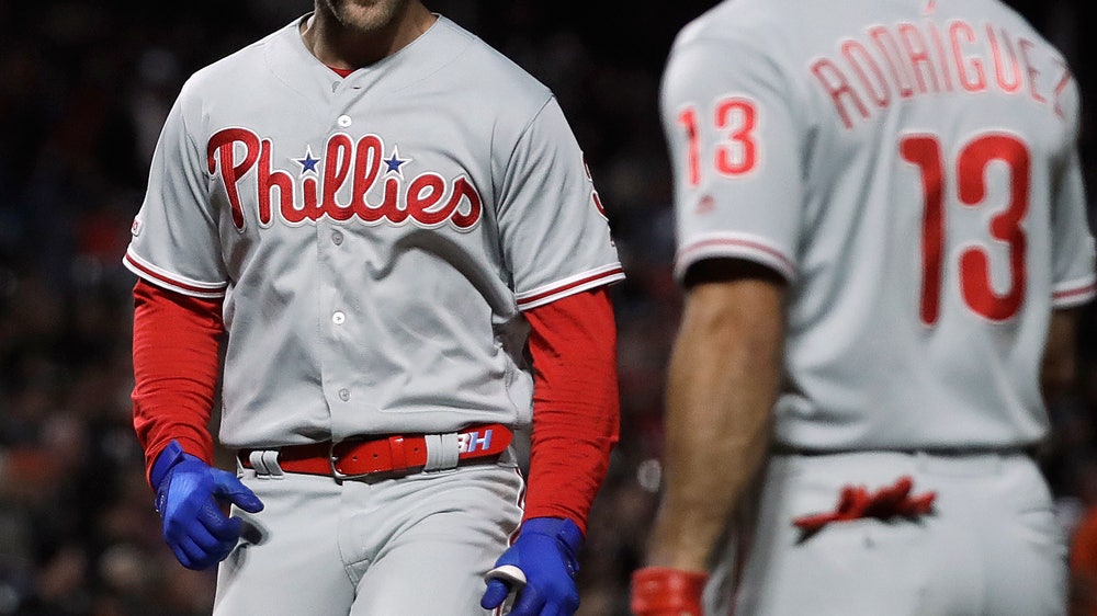 Harper homers twice, Phillies beat Giants 9-6
