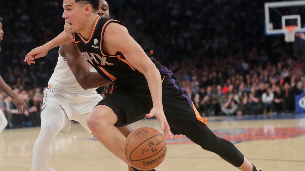 Suns use big 3rd quarter to beat Knicks for 3rd in a row