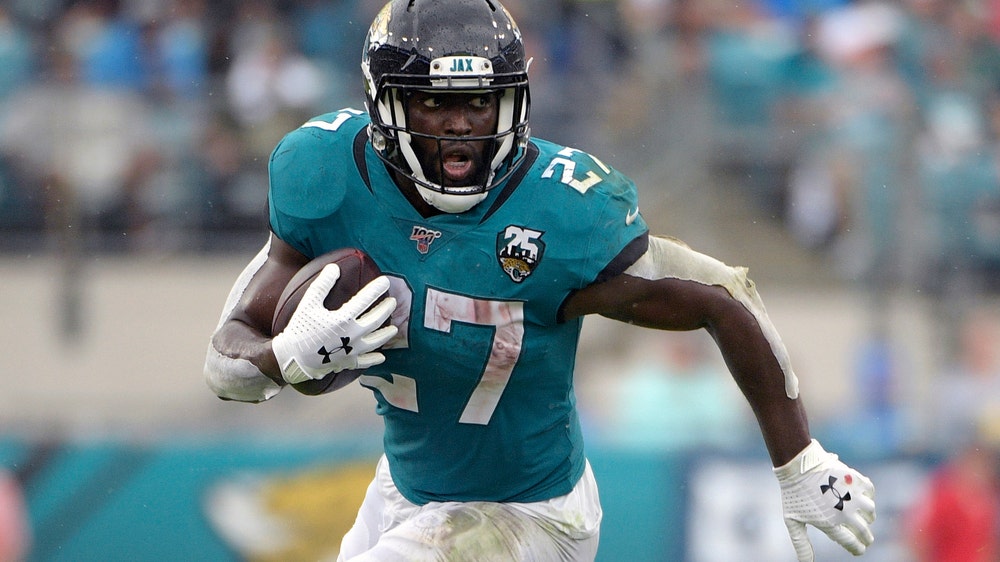 Frustrated Fournette gets pep talk from Hall of Famer Allen