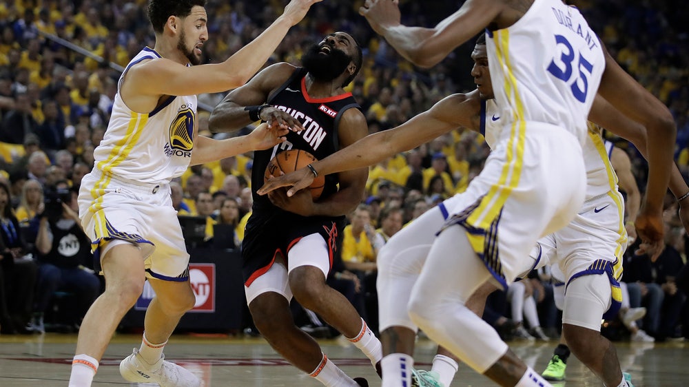 Warriors star Kevin Durant leaves with calf injury