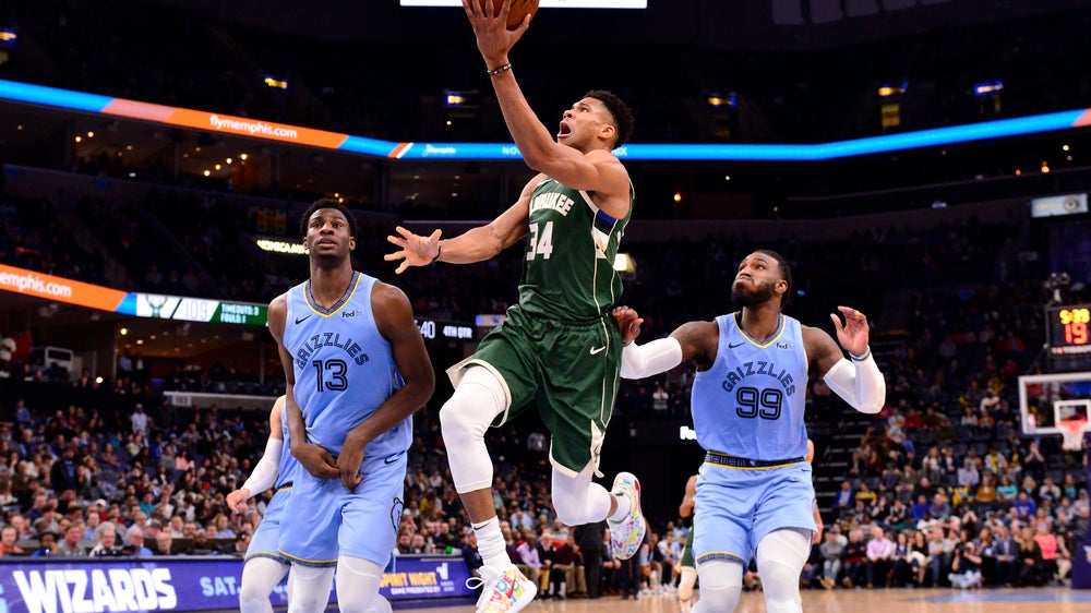 Antetokounmpo has 37 in Memphis, Bucks run win streak to 17
