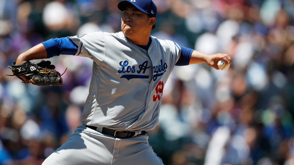 Dodgers' Ryu placed on injured list due to neck soreness
