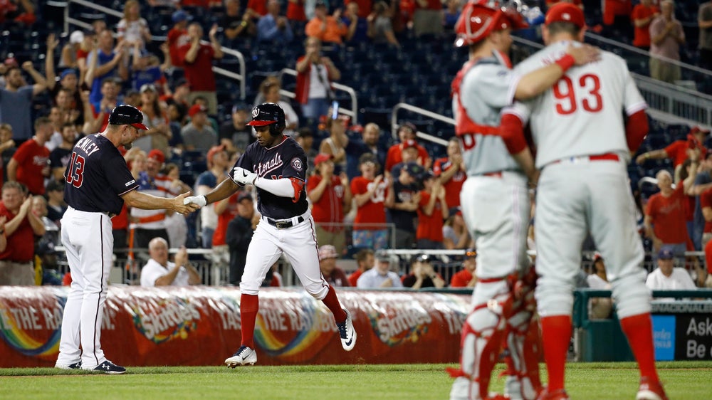 Phillies reliever Pat Neshek exits with apparent injury