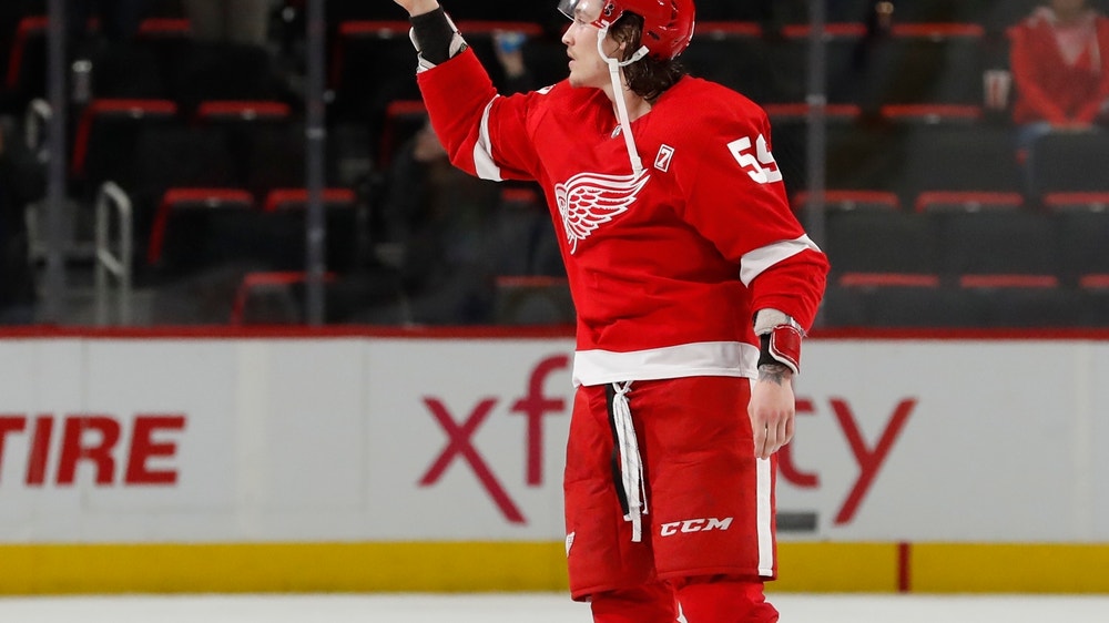 Bertuzzi stays hot as Red Wings beat Penguins 4-1