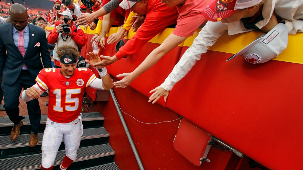 Chiefs show complete team in lopsided win over Jags