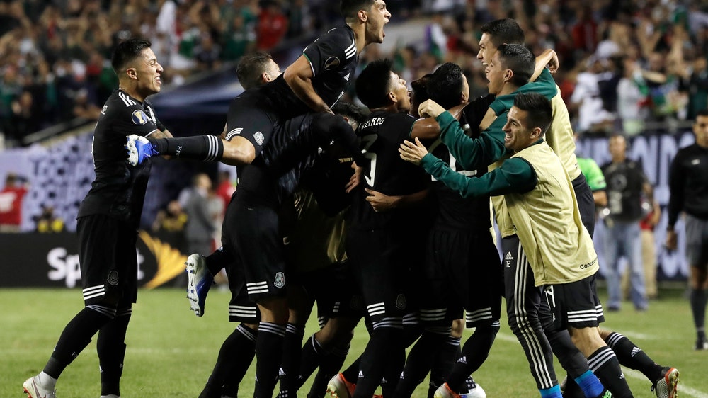 US men fail to follow women, lose Gold Cup final to Mexico