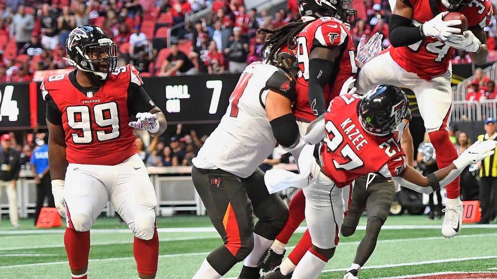 Ryan throws 3 TD passes, Falcons hold off Bucs 34-29
