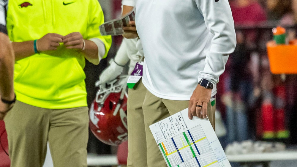 Arkansas to face Western Kentucky, former Hogs QB Storey