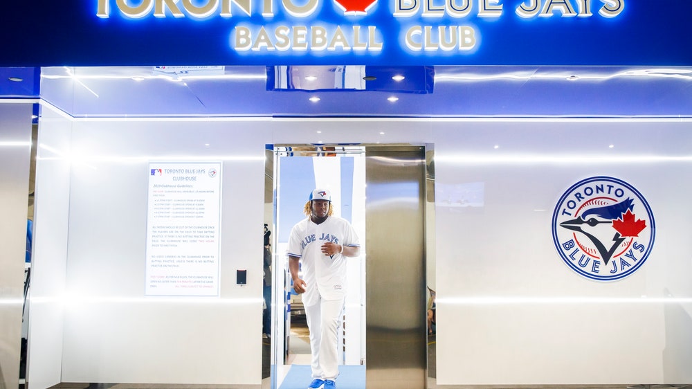Guerrero wears Expos jersey before debut to honor father